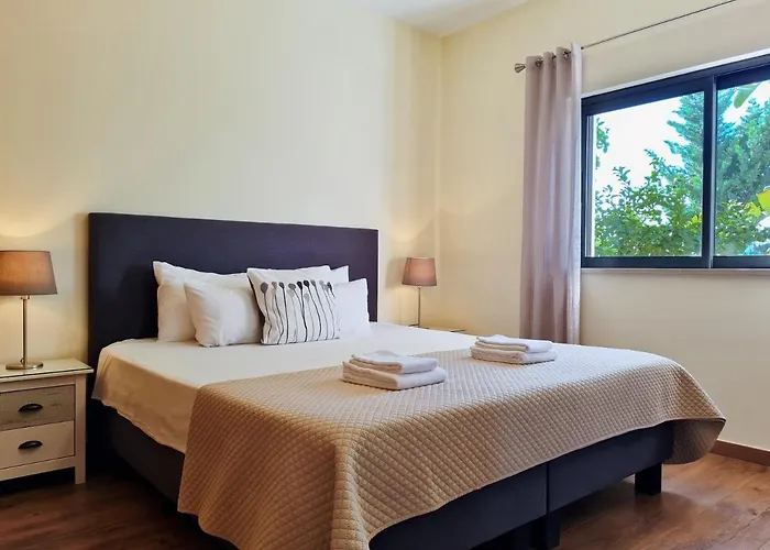 Casa Limao - Private Pool & Garden - & Center 650m Ferienhaus