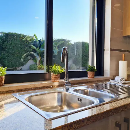 Casa Limao - Private Pool & Garden - & Center 650m بيت للعطل كارفويرو